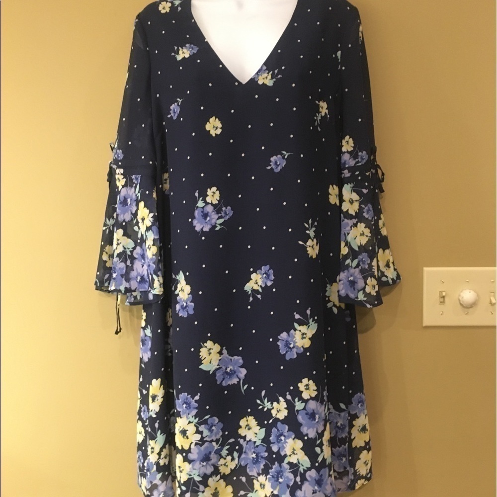 Ladies Vince Camuto Floral Dress New With Tags